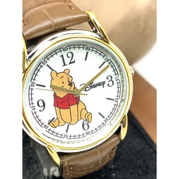 Disney Winnie the Pooh Women's Watch White Dial Quartz Brown Leather W000545 - Picture 1 of 13
